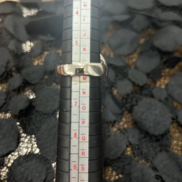 Lia Sophia ring size 6 - Picture 3 of 3